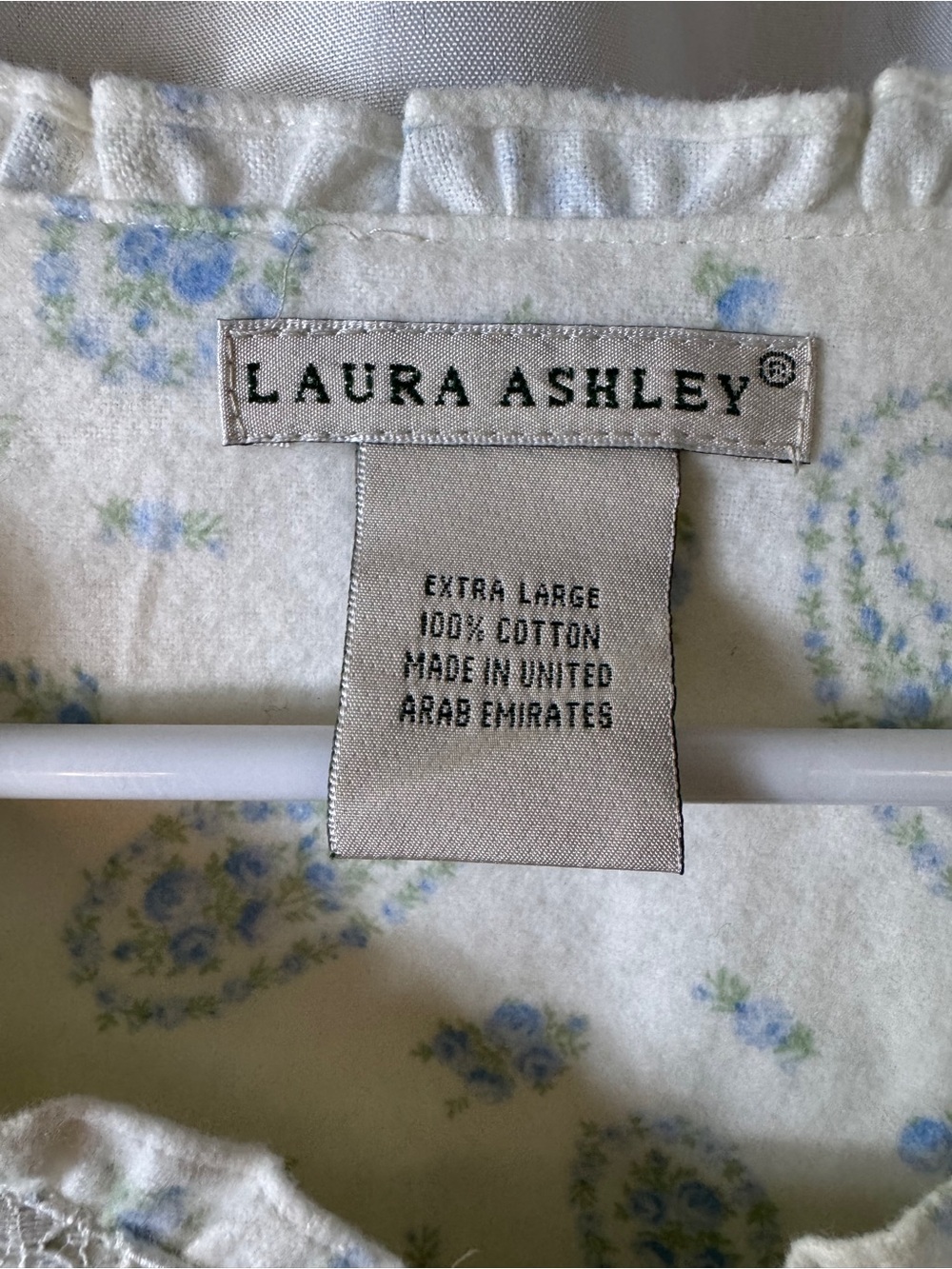 Laura Ashley Vintage White & Blue Paisley 100% Cotton Flannel Nightgown Size XL - Picture 2 of 10